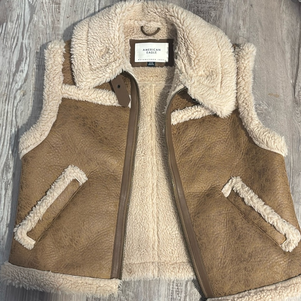 American Eagle AE Shearling Vest Oversized